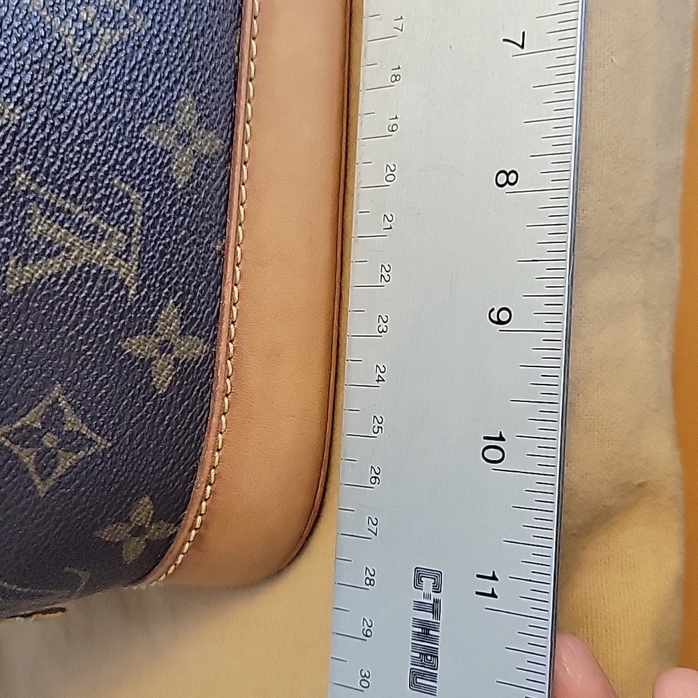 LOUIS VUITTON Alma monogram - Picture 11 of 16